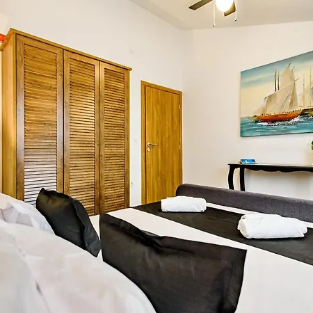 Green Residence Villa Zadar فيلة