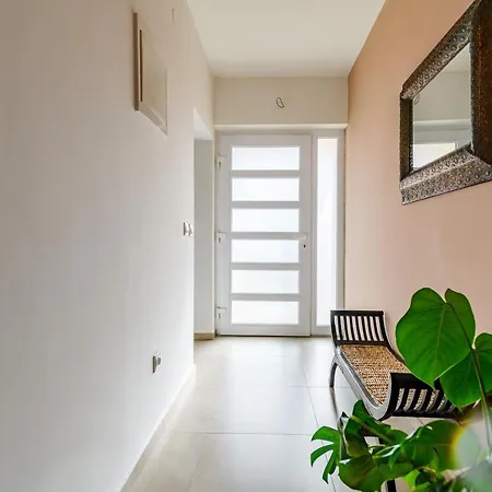 Green Residence Villa Zadar فيلة *