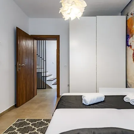 Green Residence Villa Zadar فيلة