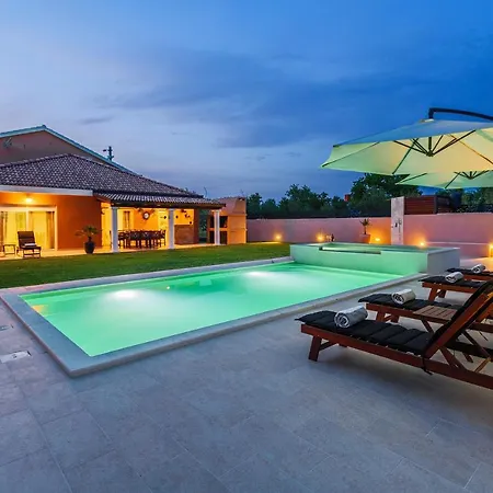 فيلة Green Residence Villa Zadar *