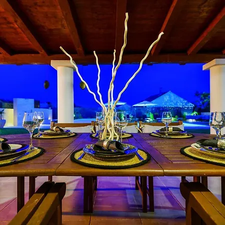 Green Residence Villa Zadar فيلة *