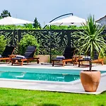 Green Residence Villa *